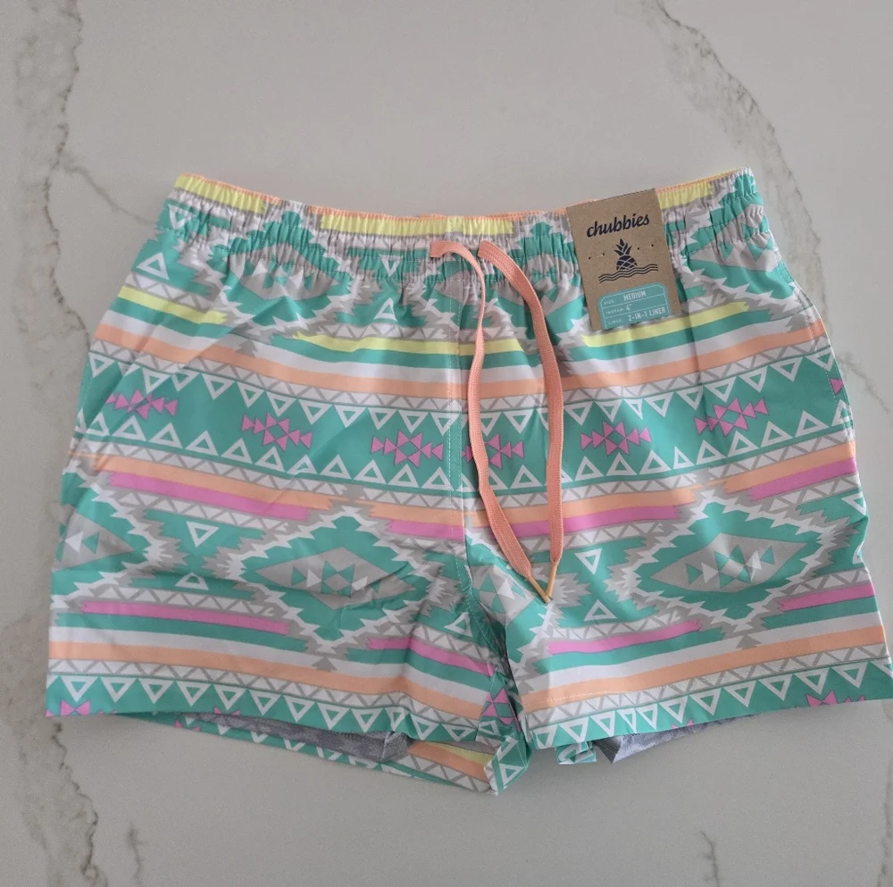 NWT Chubbies 4